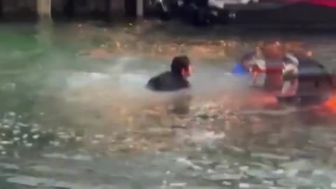 Good samaritans help rescue survivors of boat capsized in a Florida