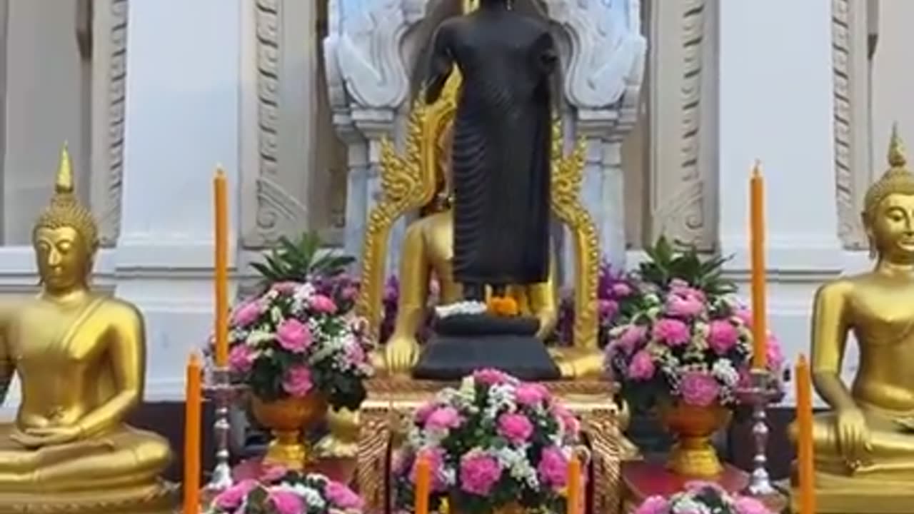 บรรยากาศก่อนเวียนเทียน วัดไตรมิตรวิทยาราม