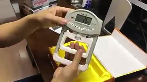 Hand Grip Digital Dynamometer Device Strength Measurement