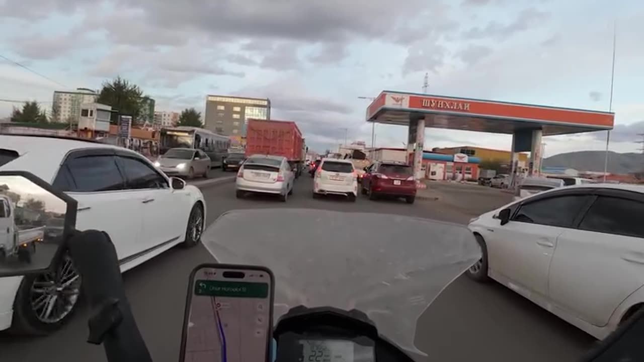 Ulaanbaatar Traffic Chaos: Surviving Mongolia’s Wildest Welcome! 🇲🇳🚗💥
