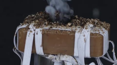 Watch What Hot Metal Does to Everyday Objects!
