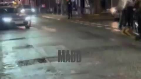 🚨🇬🇧 WATCH: CAR DRIVEN AT PEDESTRIANS ON DEANSGATE