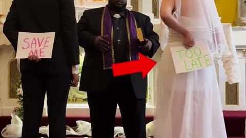 Playful Wedding Twist: 'Save Me' vs 'Too Late' Signs😮😮😮