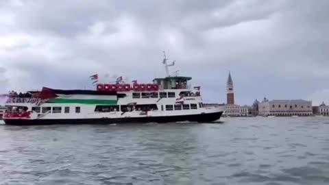 Boat arrival savegaza