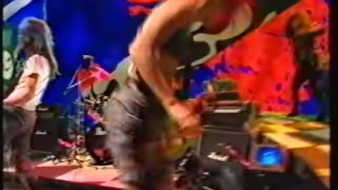 L7 - Pretend We're Dead (Live The Word 1992)