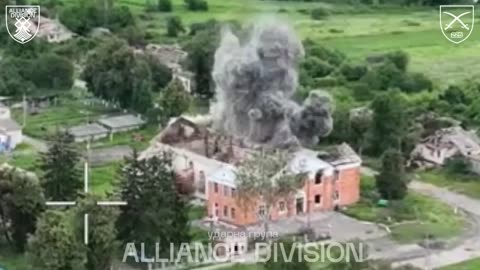 💥💀 Alliance Division of the 225th Assault Regiment destroyed buildings with Russian forces.