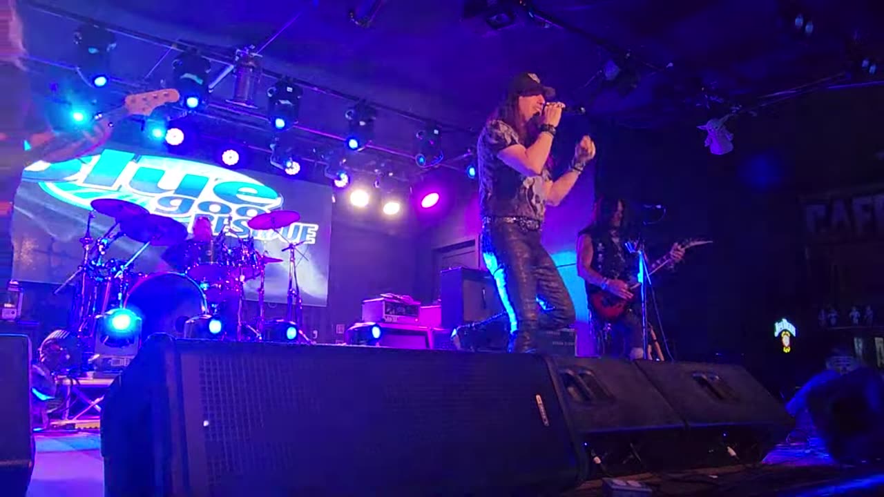 Blue goo residue ( live)