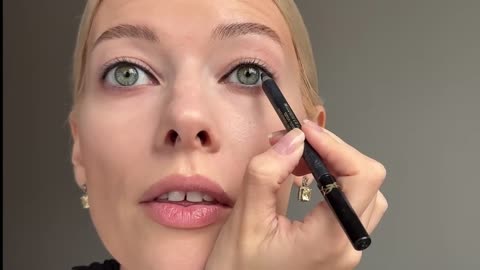 Black Smokey Eye Tutorial (3 Techniques) P17