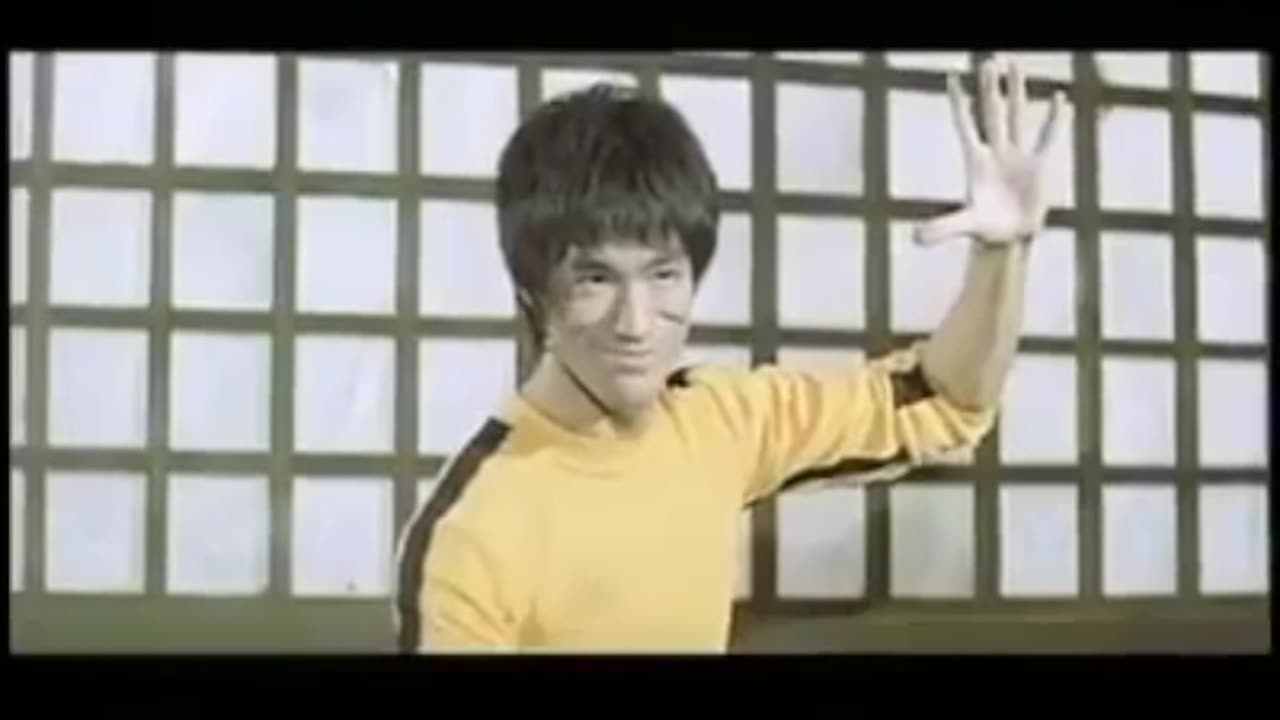 Alive & flexible - Bruce Lee .VS. Dan Inosanto in 'Game of Death' Original Movie 1972