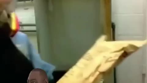 ⬛️😈 Why would Government add Toxic Poisonous Flouride to our Water Supply❓☠️ 👀