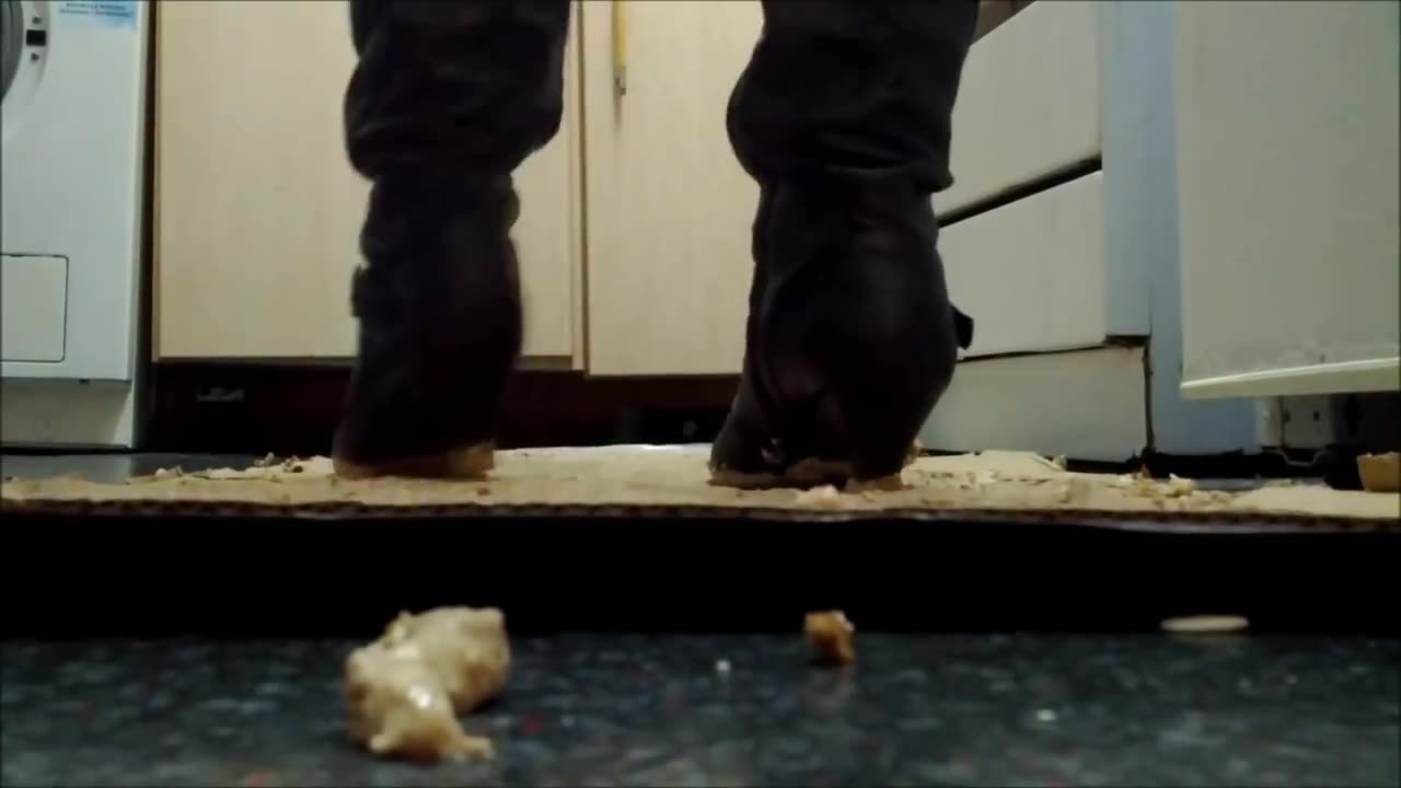Snacks Crush in Various Shoes