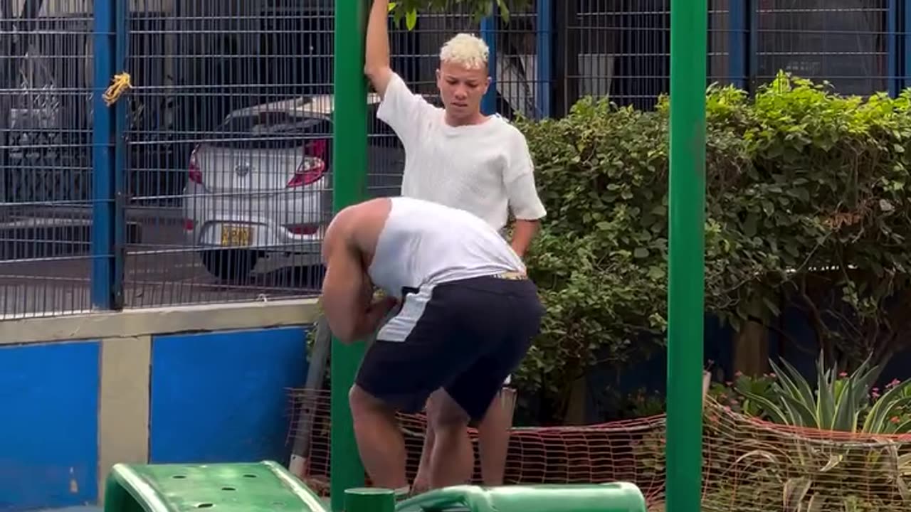 want to laugh watch 🤣🤣