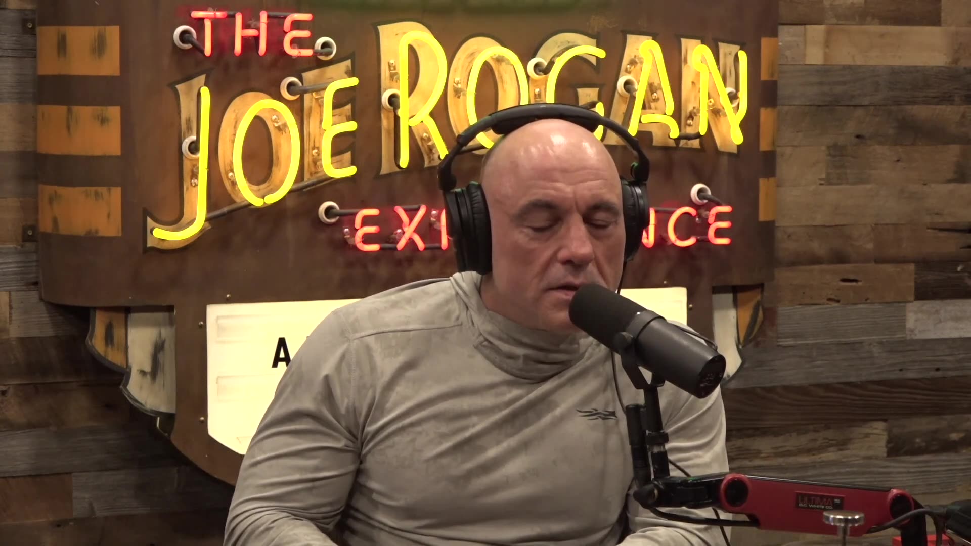 Joe Rogan Experience #2326 - Jimmy Carr