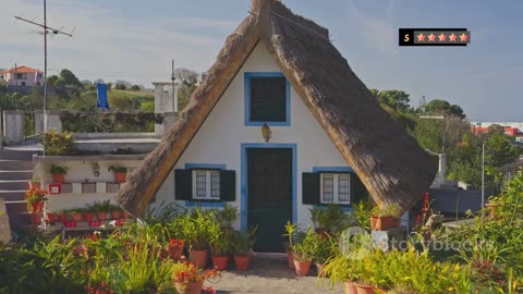 Top 10 Stunning Thatched Homes Worldwide