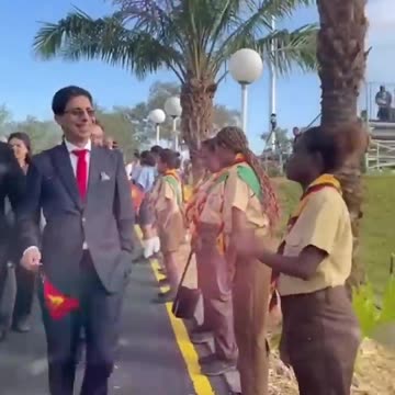 PNG People welcome the MAN OF GOD