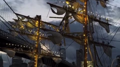 Mexican ship crashes into NYC bridge