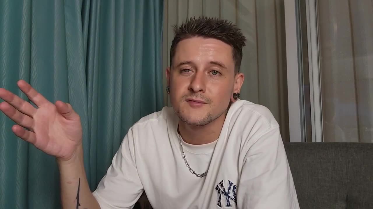 VAPING AND DRIVING USING PHONE BELLENDS