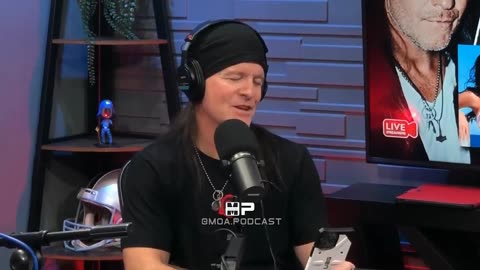 Rollo Tomassi educates modern women on the dark cold nature of female hypergamy!!!