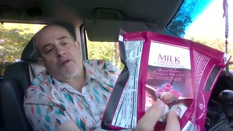 Futuretro Eats Episode 8: Cambridge & Thames Milk Chocolate with Raspberry