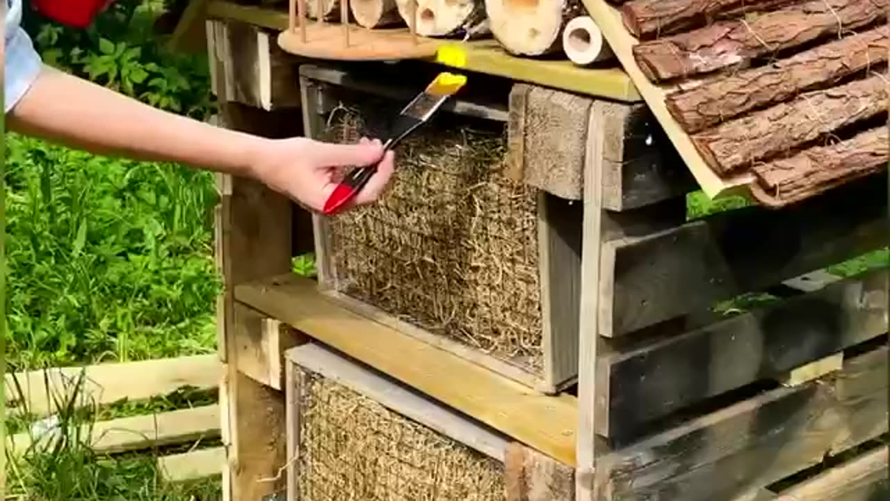 Making a hotel for bees with your own hands 🙌
