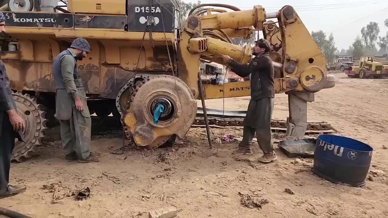 Restoration Komatsu Final Drive Assembly __ How Dozer Final Drive and idler Wheel Repairing