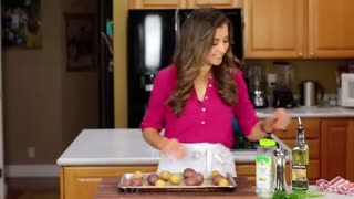Trending: Crispy SMASHED POTATOES - Easy Side Dish!