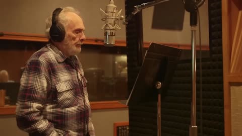 At 91, Willie Nelson Finally Breaks Silence On Johnny Cash