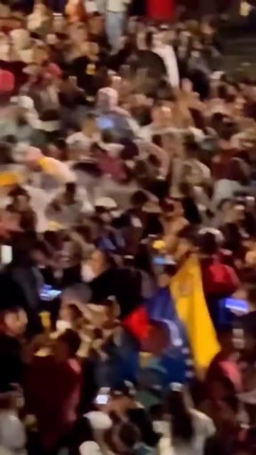 Venezuela people celebrate "la libertad"!