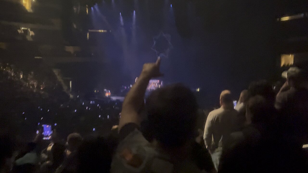Tool Plays “Schizm” in Dallas