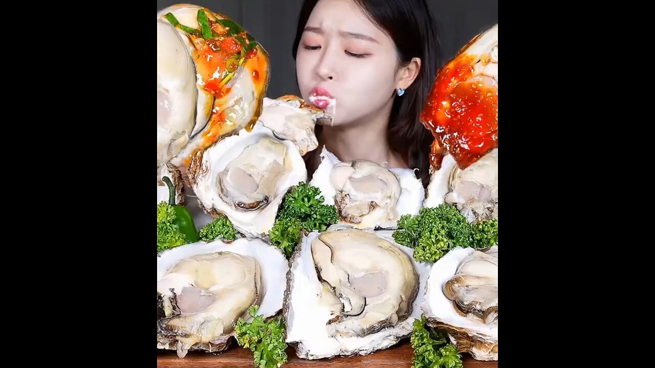 Super large oysters #seafood #oysters