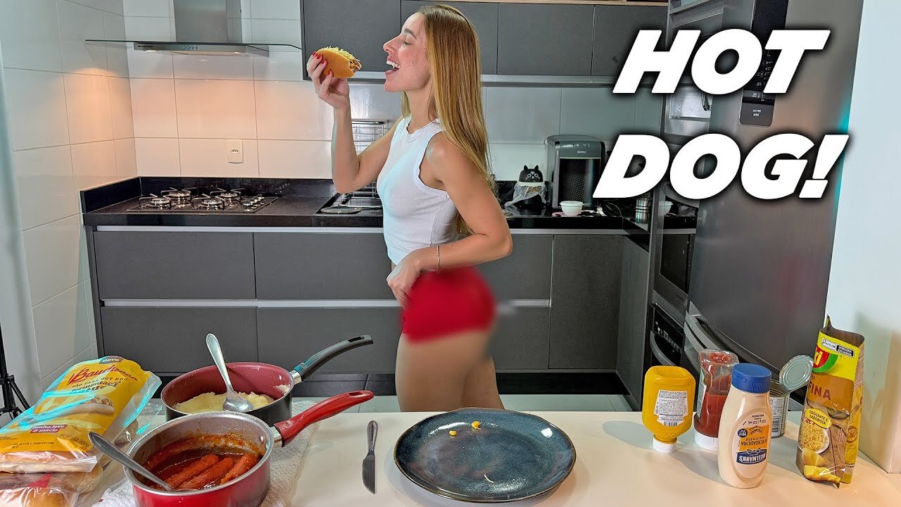 MAKING THE BEST HOT DOG AT HOME | COOKING WITH DRI
