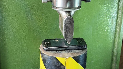 Smartphone Cutting With Hydraulic Press