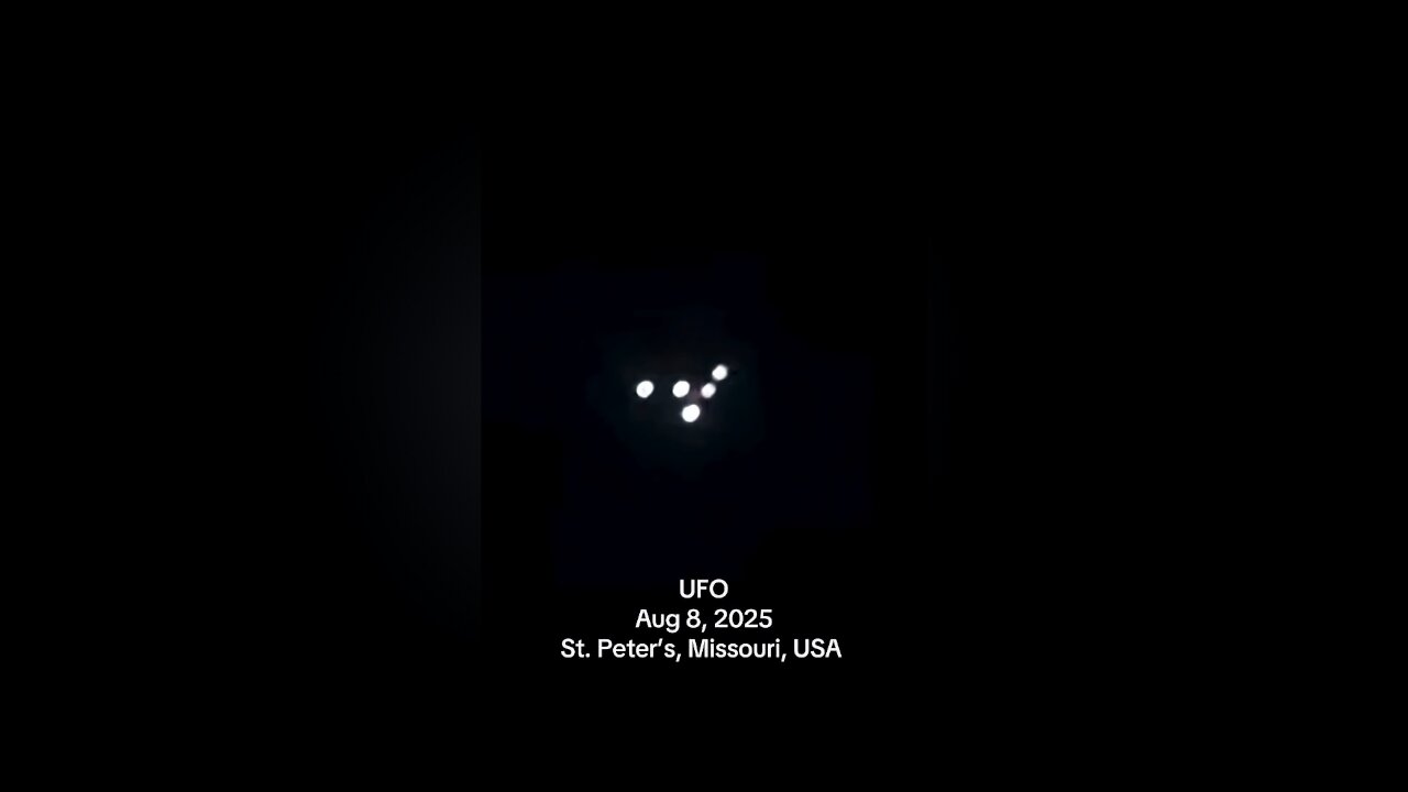 Weird Triangular UFO Filmed in Missouri