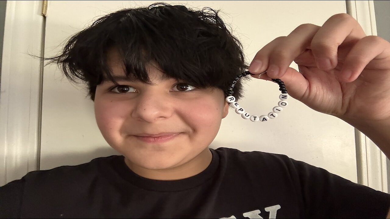 Making a Taylor Swift bracelet reputation