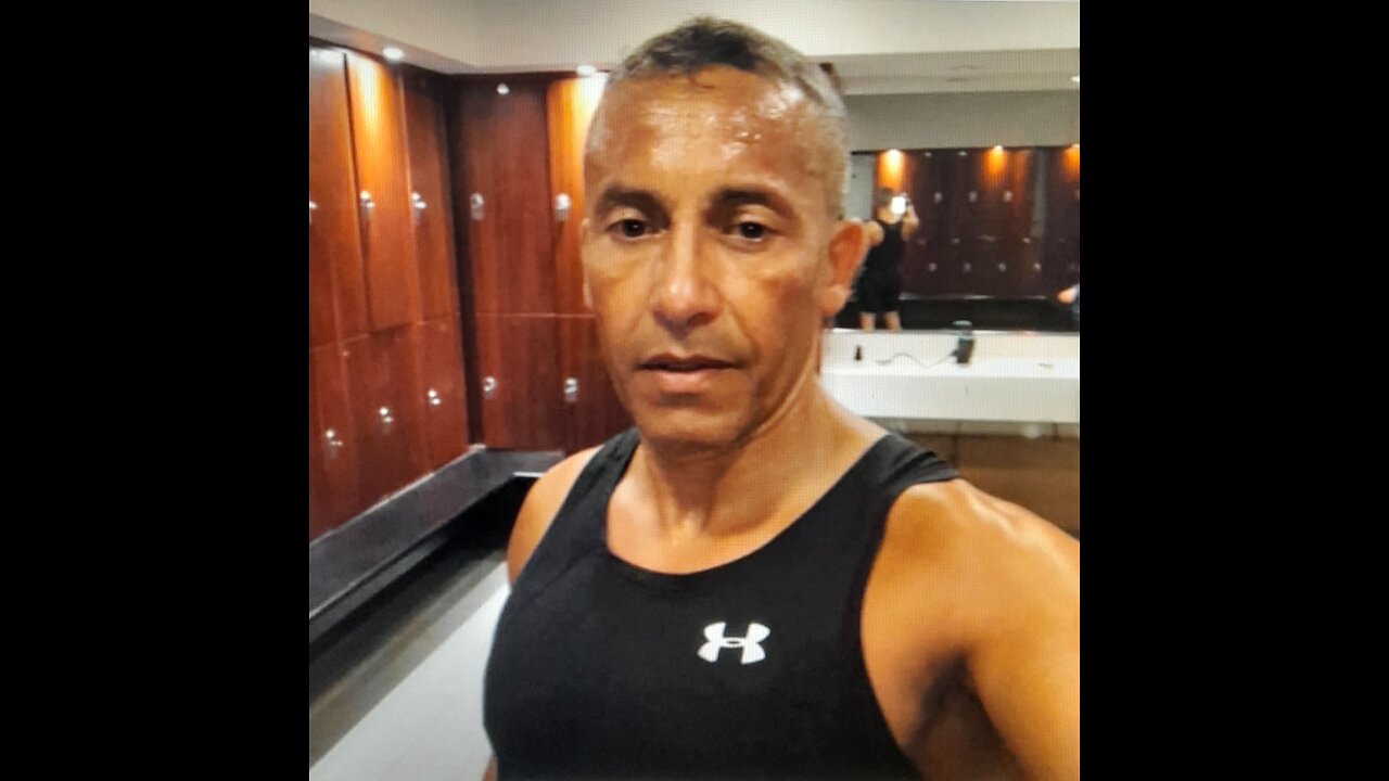 We get followed from Dojo's. November 2007