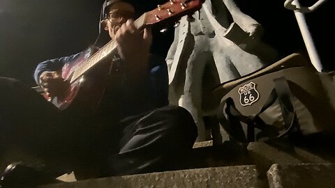 Set à la statue du Franc-Maçon Felix Gabriel Marchand