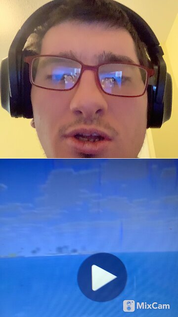 My reaction to mmjoemele playing Minecraft