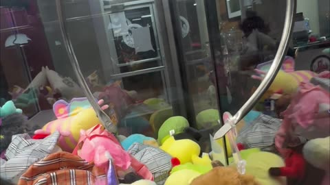 Claw Machine Game Doesn't Let Go