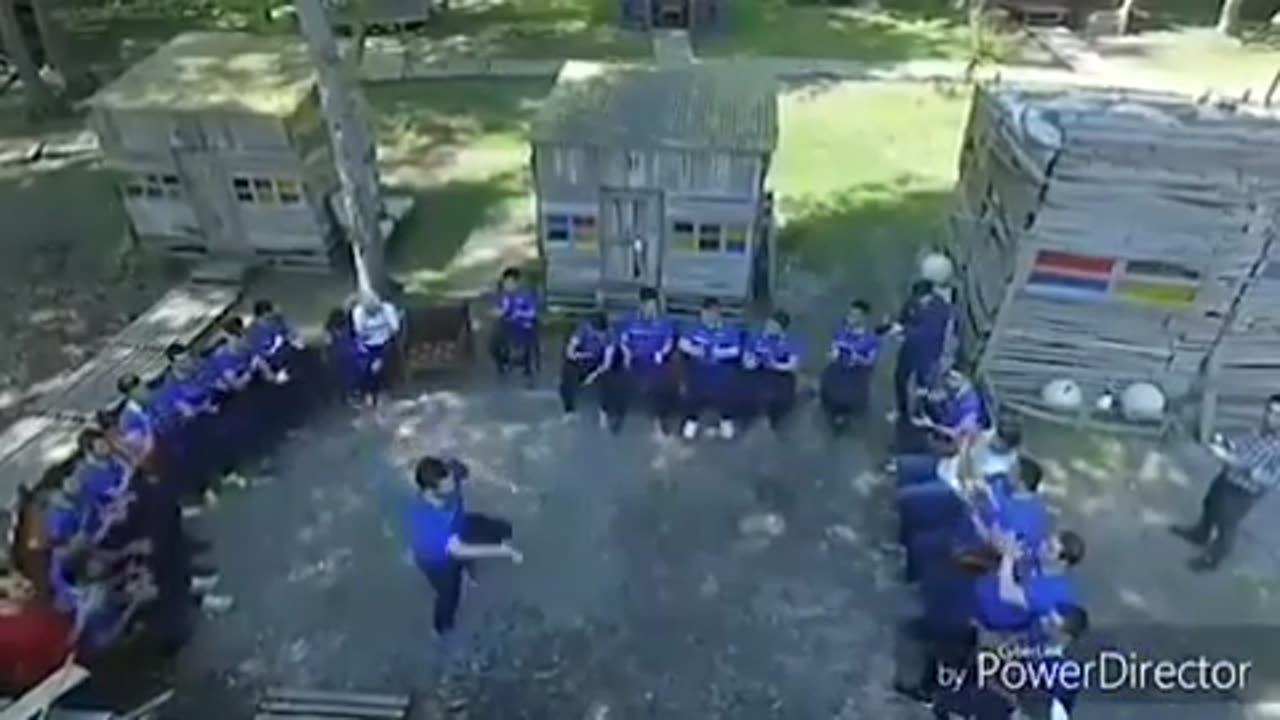 Dance of wrestlers in the United States Juybar (USJ)