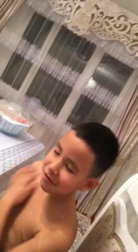 Children are so cute when they are little.