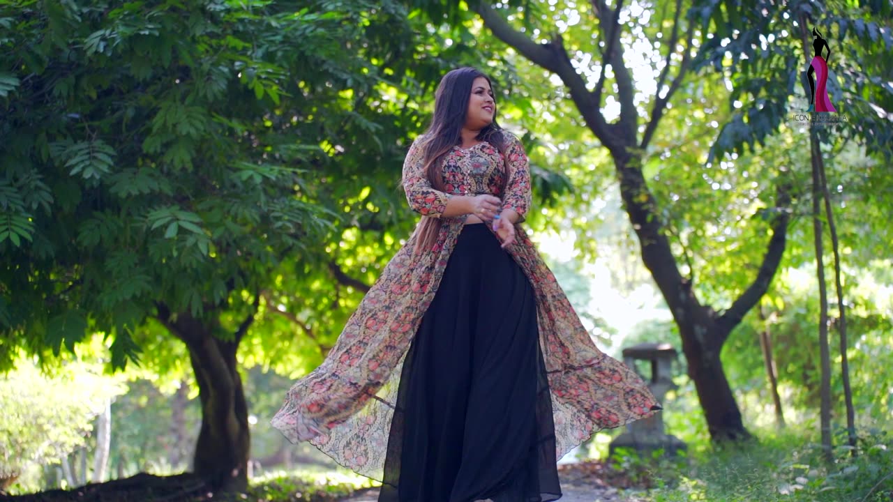 Eva in Western look