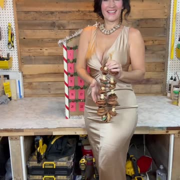 Making a Citrus Garland, Christmas Countdown of Nature Crafts, Day 12