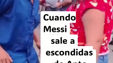 Messi de parranda 🤣🤣🤣 Cuando Messi se escapa de Anto pa el baile🕺🕺