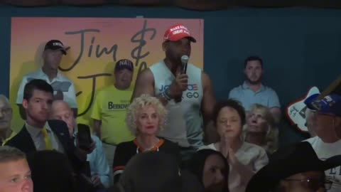 Dude at Ramaswamy Event Drops Multiple Truth Bombs in 43-Seconds