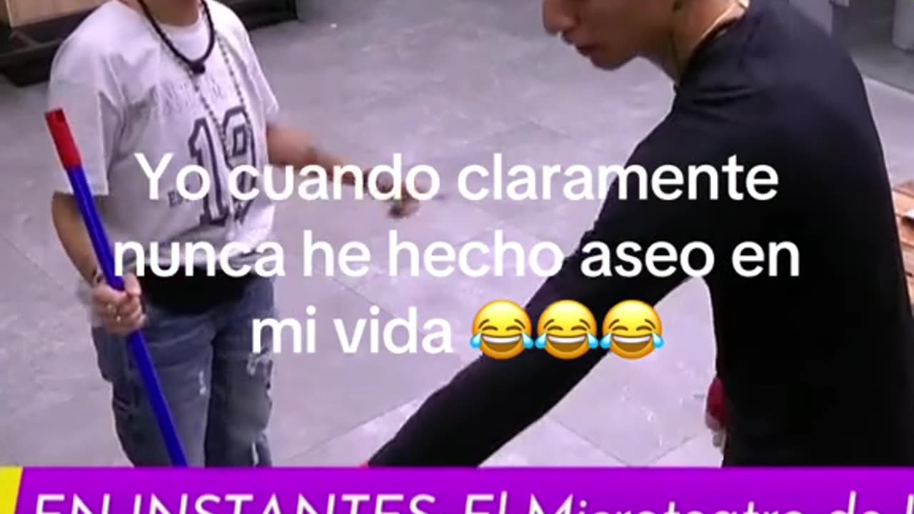 La liendra haciendo aseo