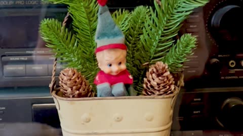 🧝🏼 Vintage Bendy Knee Elves