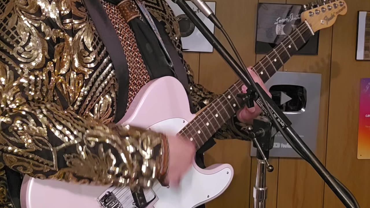 Cover of P.J Proby Can't make it alone.