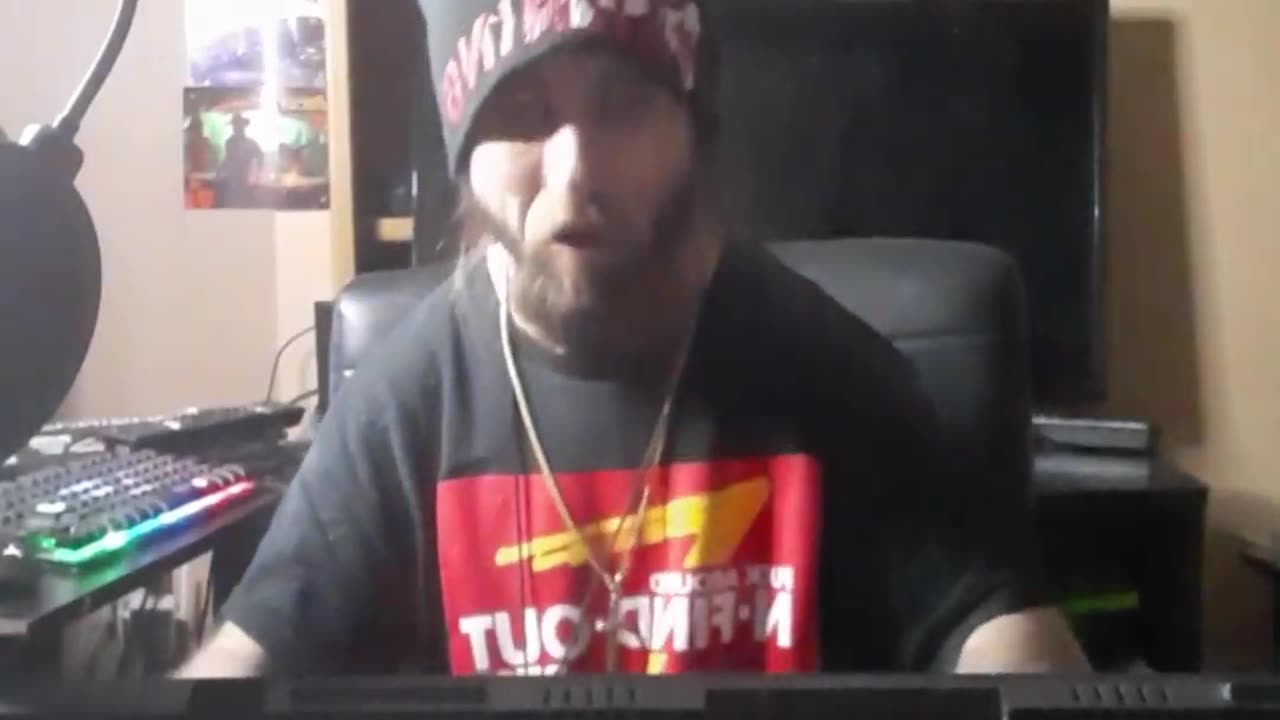 Cyraxx live on YT. "piano delusion". (Deleted). 5/26/2025. Lol, this is awful.
