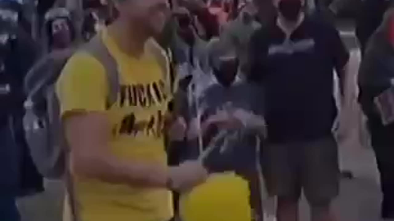 No Kings protests have Kids stabbing Trump dolls