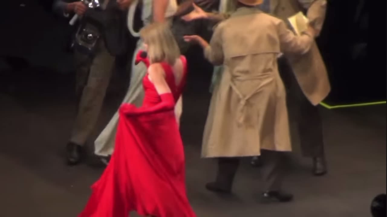 Taylor Swift - the lucky one live from the red tour